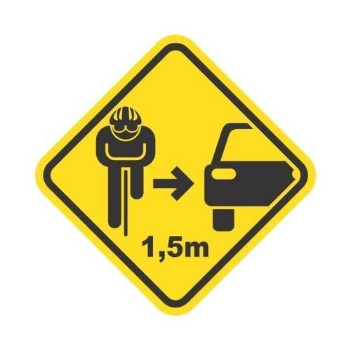 Sinalização de trânsito indicando distância lateral de 1,5 metro entre veículo e ciclista