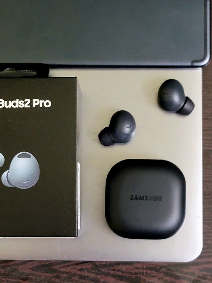Fone bluetooth com ANC: microfones captam o ruído e o fone gera uma onda oposta para cancelá-lo
